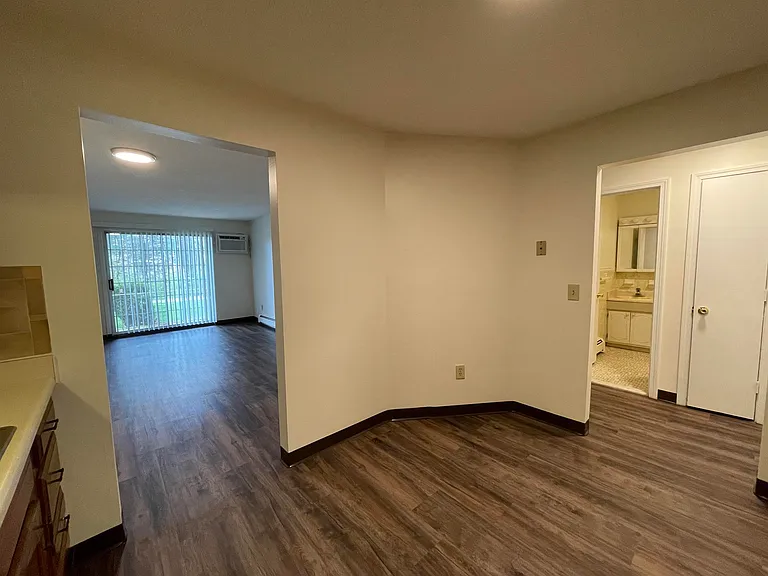 379 Huse Rd #8 — Photo 17