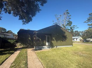 749 Lorrain St, Angleton, TX 77515