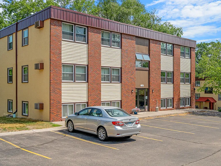 Lily Lake Terrace — Photo 10