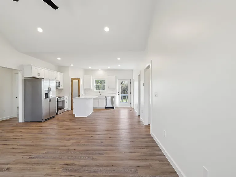 64 Amos Cir — Photo 4