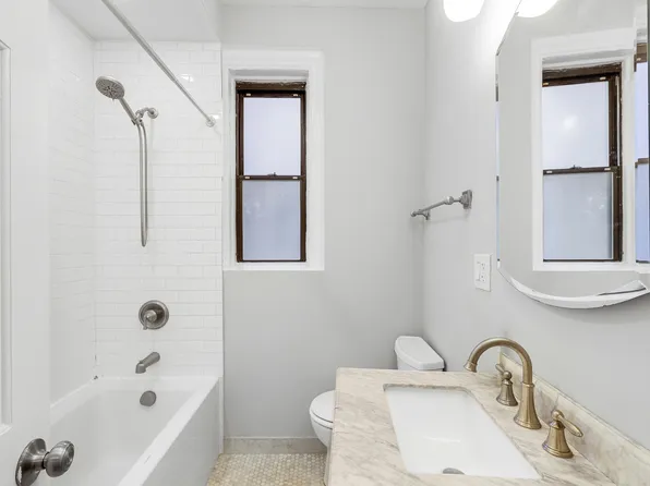 175 Prospect Park Sw image 9 of 11