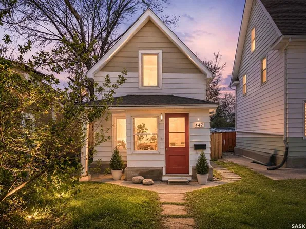 447 Athabasca STREET W, Moose Jaw, SK S6H 2C4
