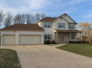 526 Lilac Dr, Grafton, WI 53024