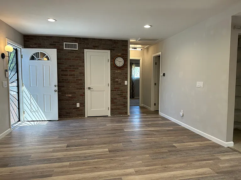 8657 Rumson Dr — Photo 8