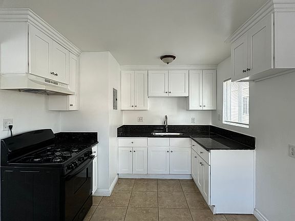 3rd image of 421 N Rose St #6F
