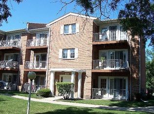 615 Quincy Bridge Ln APT 101, Glenview, IL 60025