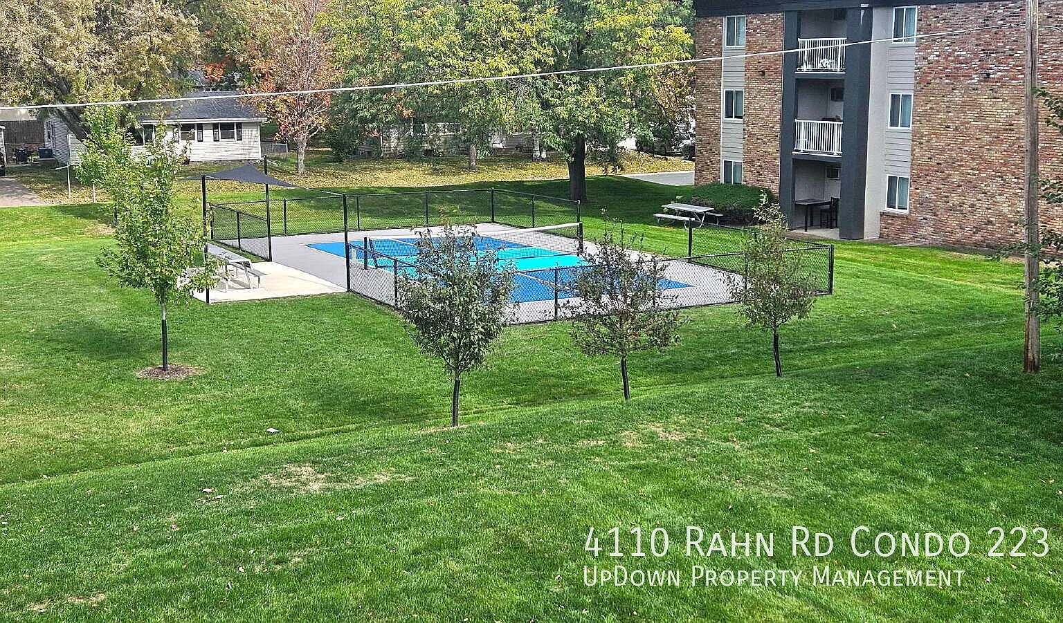 Charming 2-Bedroom Condo in Eagan Spacious 900 Sq Ft Living! — Photo 3