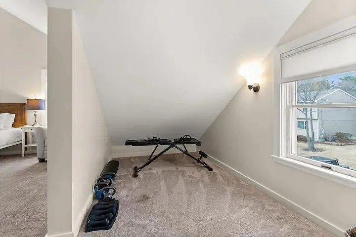 29 Versailles Ave — Photo 31