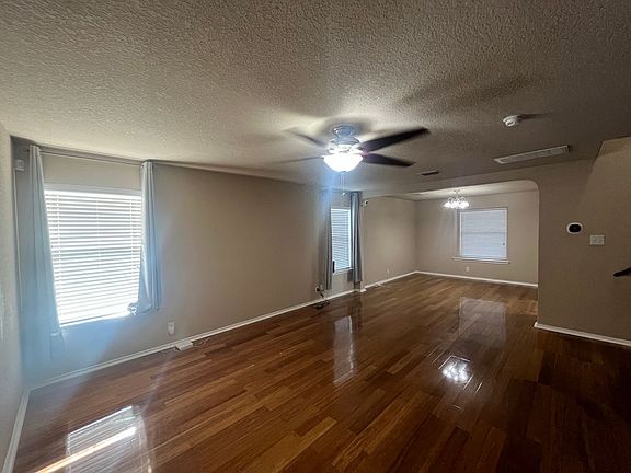 5th image of 510 Donalan Dr