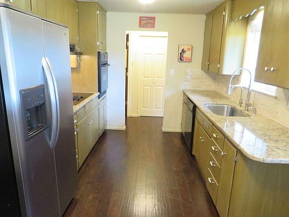 2nd image of 6839 S Sheridan Ave