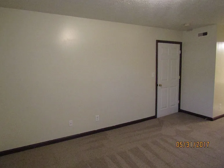 Arlington Village Apts — Photo 3