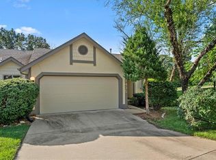 1435 Applegate Ct, Lawrence, KS 66049