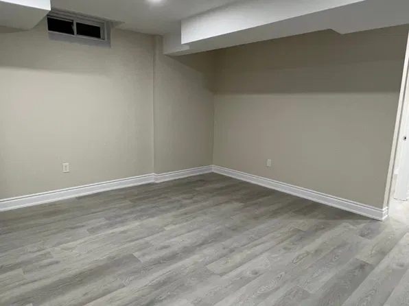 5699 Margarita Cres #Basement, Mississauga, ON L5M 6Y7