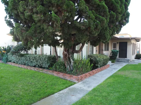 2127-2131 1/2 Felspar St, San Diego, CA 92109