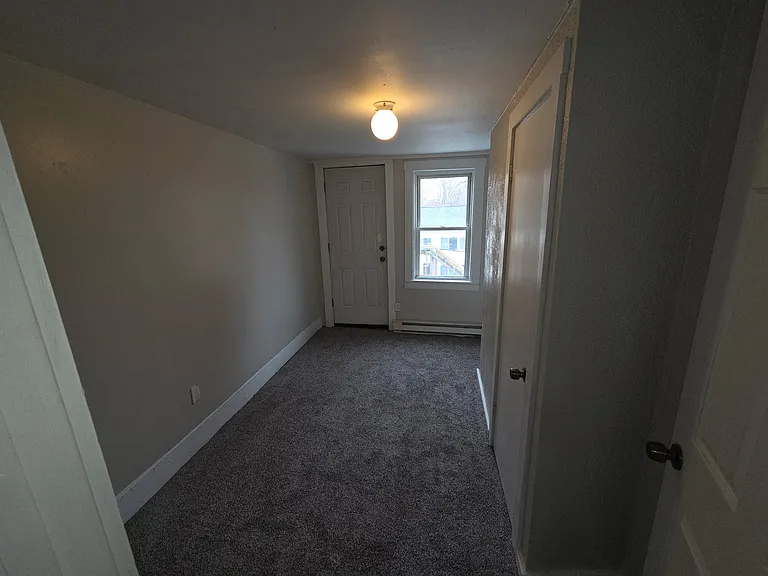 16 Jefferson St — Photo 8