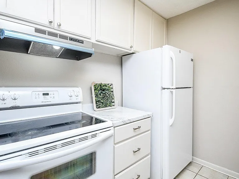 17331 Red Oak Dr #24 — Photo 9