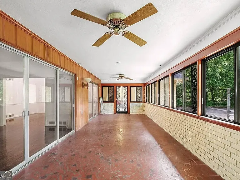 757 Old Ivy Rd NE — Photo 33