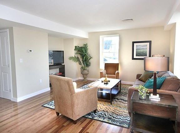 5th image of 99 Essex St APT 7