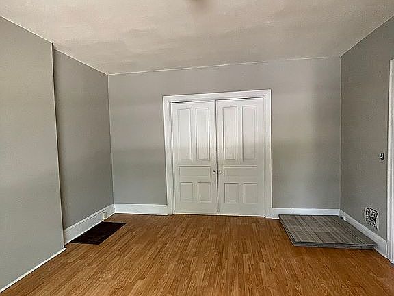 2nd image of 2048 Russell Blvd