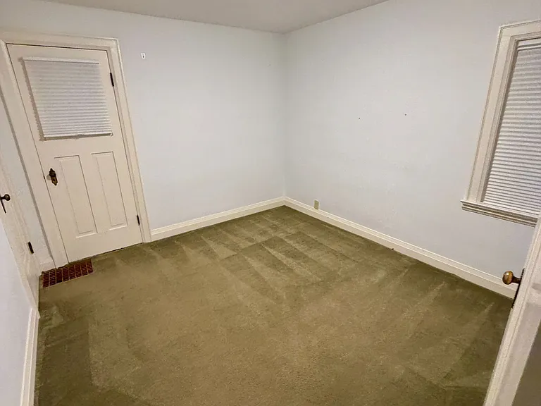 1001 Maitland St — Photo 38