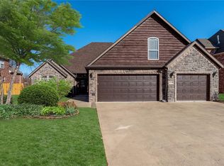 6109 W Valley Forge Dr, Rogers, AR 72758