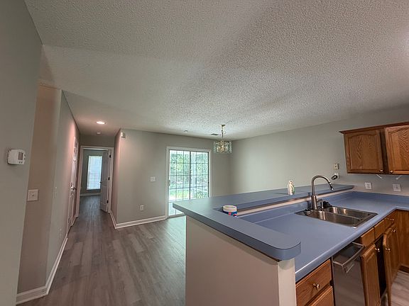 3rd image of 108 Linda Kay Ct