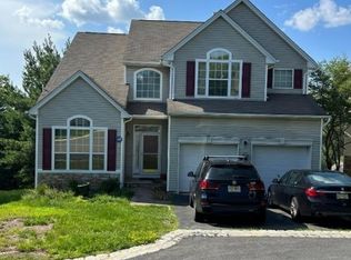 233 Winding Hill Dr, Hackettstown, NJ 07840