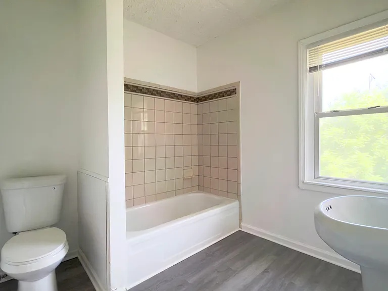 5406 Iroquois St — Photo 7