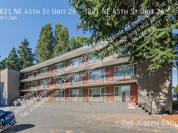 4th image of 3821 NE 45th St