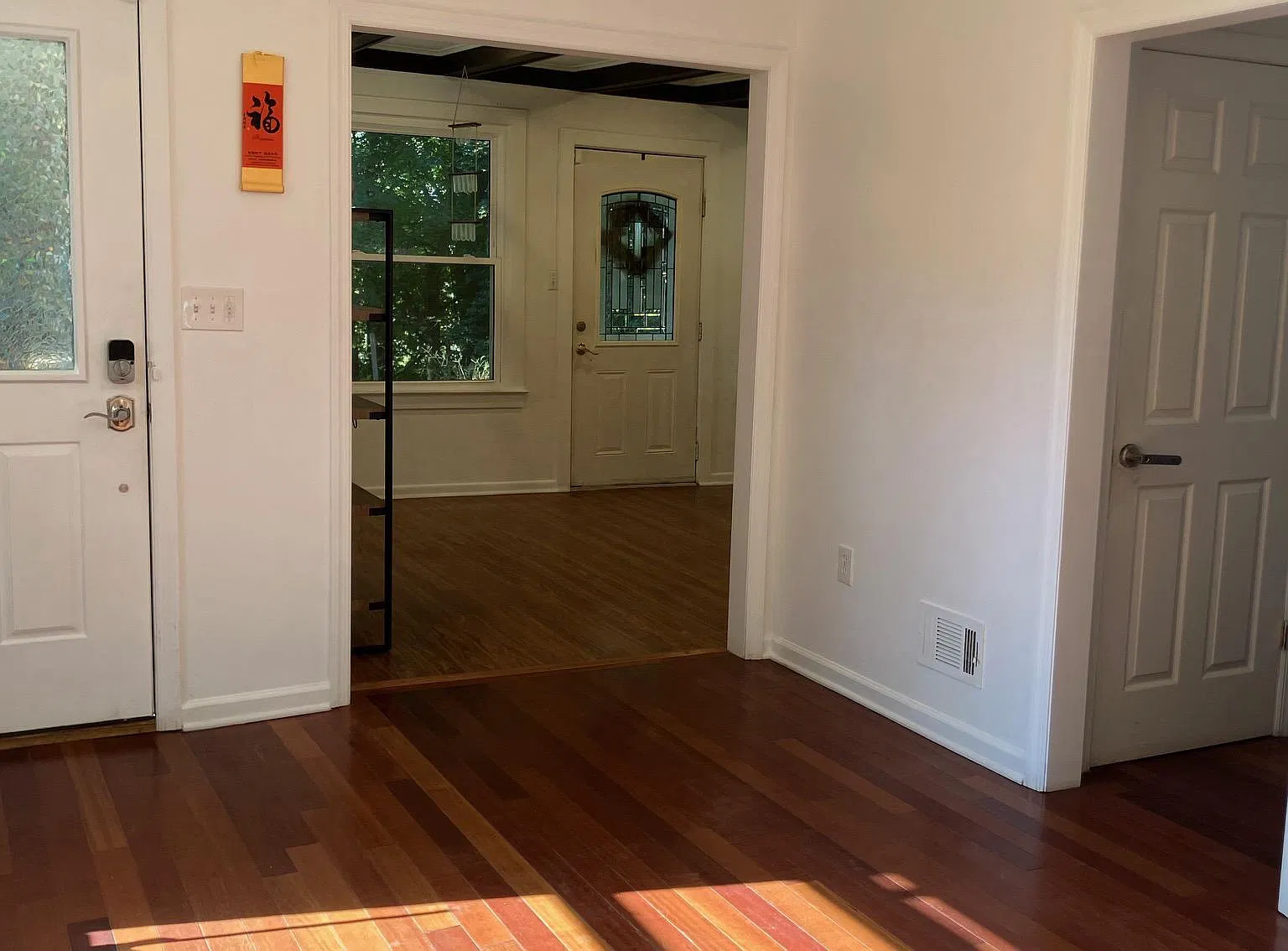 4 bed, 2.0 bath, 1904 sqft, $3,300 — Photo 4
