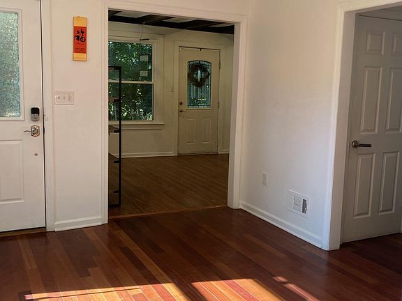 4th image of 1056 River Rd