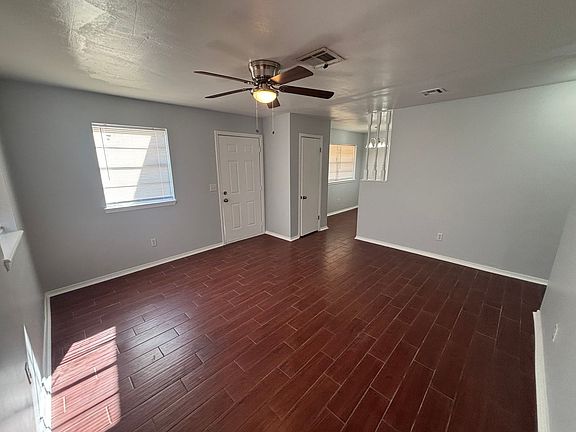 3rd image of 437 SE 54th St