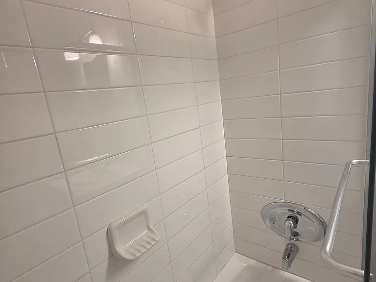 815GL — Photo 9