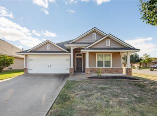 2715 Lynnwood Ct, Bryan, TX 77807