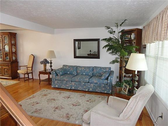 2nd image of 306 Allison Dr