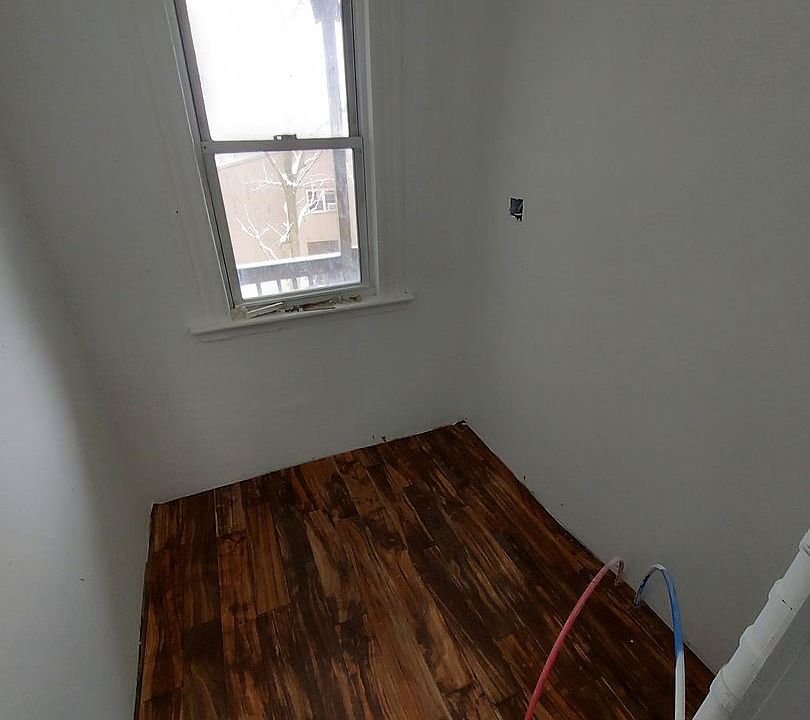 2nd image of 11 Fleet St APT 5