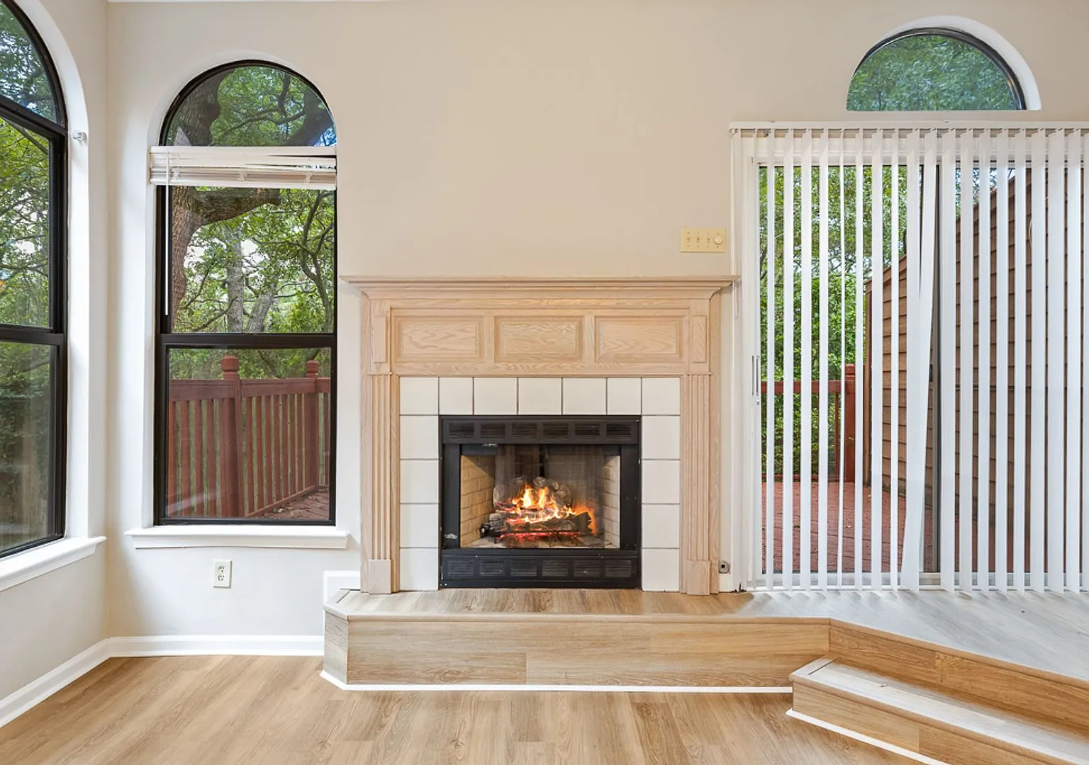 Recently updated three bedroom, two story condo located just blocks from the Chesapeake Bay! — Photo 4
