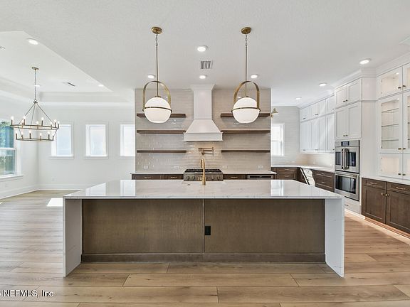 5th image of 879 SEAGROVE Drive
