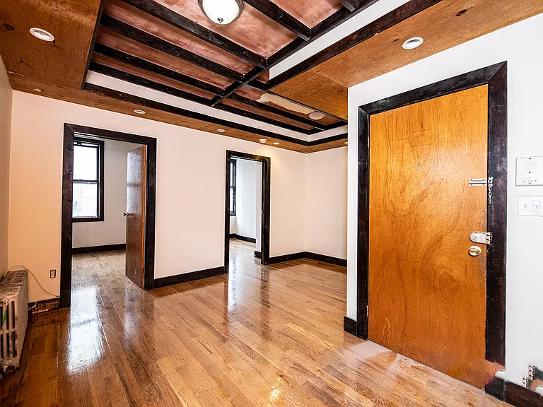 88 Starr St #2R — Photo 7
