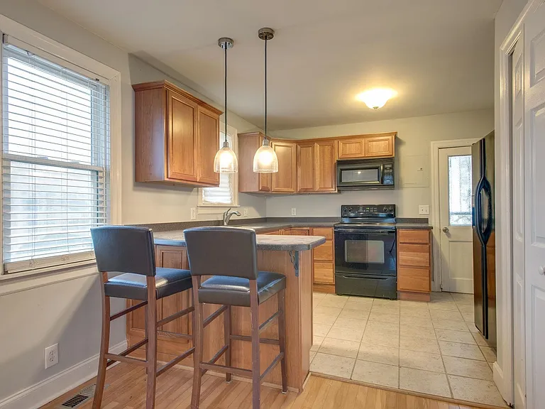 1812 Hillside Ave — Photo 15