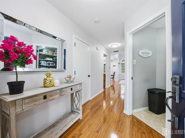 3 Dorchester Dr — Photo 7
