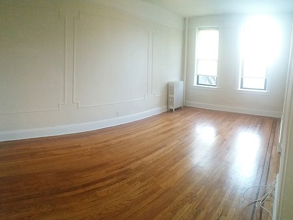 3rd image of 3115 21st Ave APT 3F