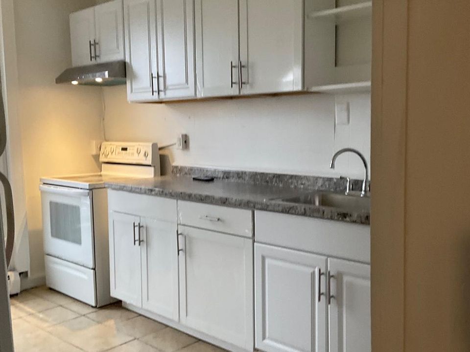 1st image of 141 Hudson Ave #3A