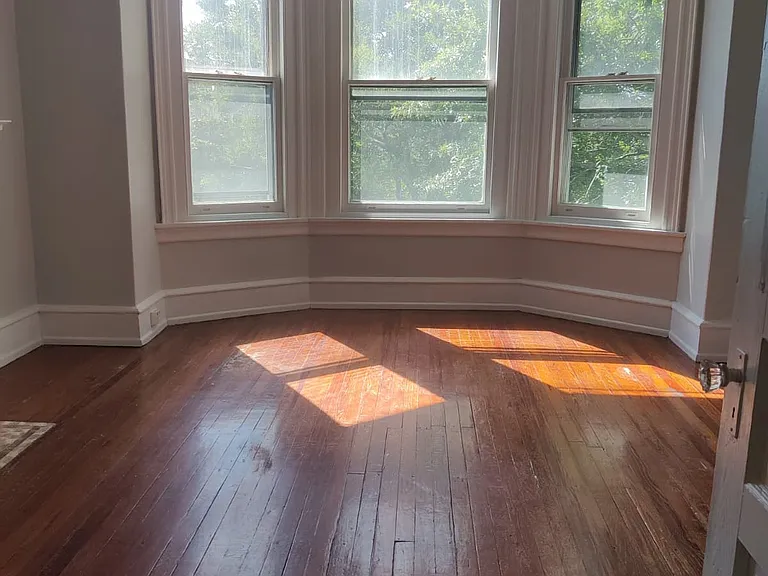 435 E Walnut Ln #1 — Photo 10