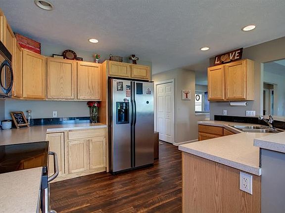 3rd image of 2718 Cape Coral Dr SW