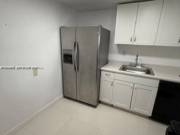 851 Three Islands Blvd APT 116, Hallandale, FL 33009