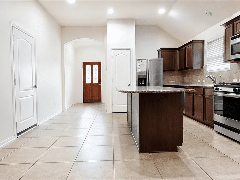 1415 Hardy Stone Dr — Photo 3