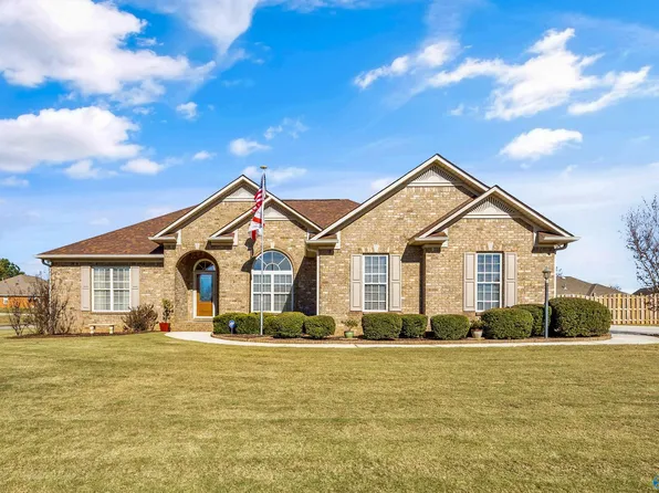 27035 Newberry Ln, Athens, AL 35613