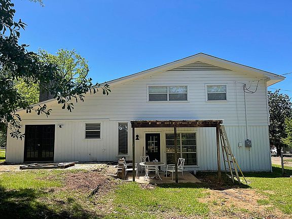 2nd image of 10 Park Ln