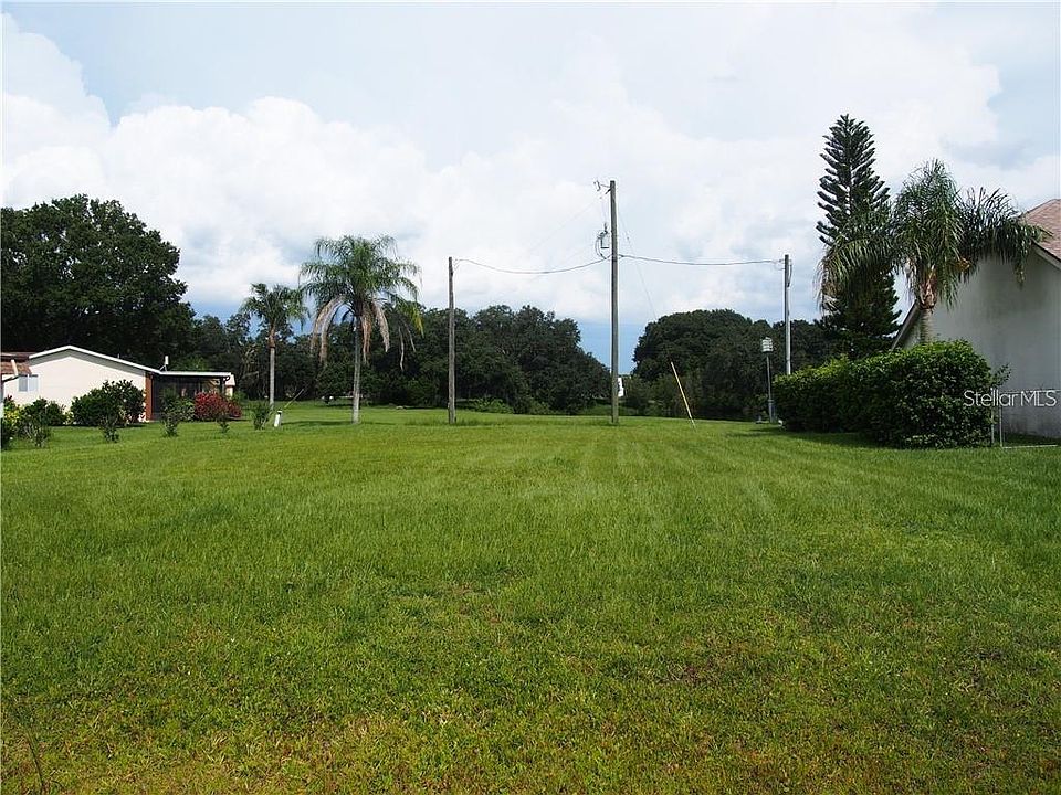 1st image of Canterbury Dr